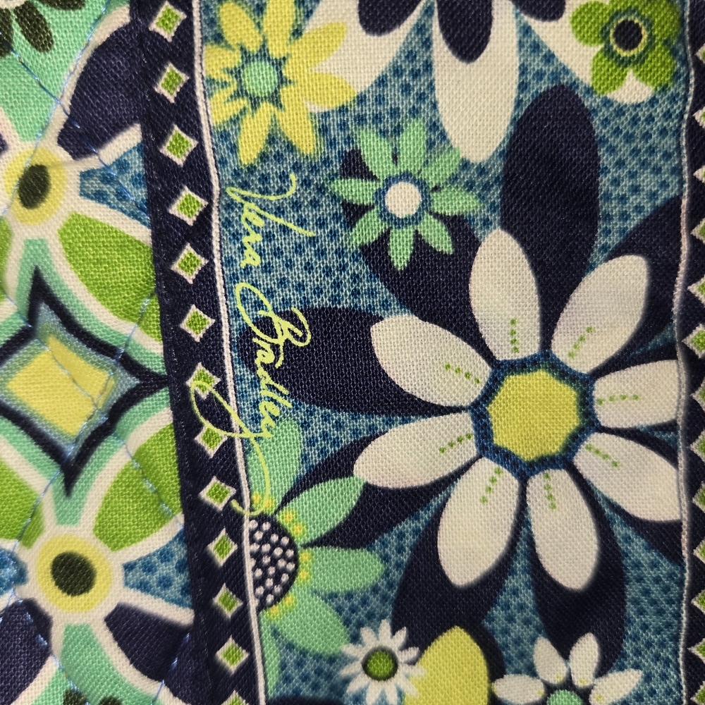 Vera Bradley Lindsay Crossbody, Daisy Daisy, NWOT - Picture 7 of 15